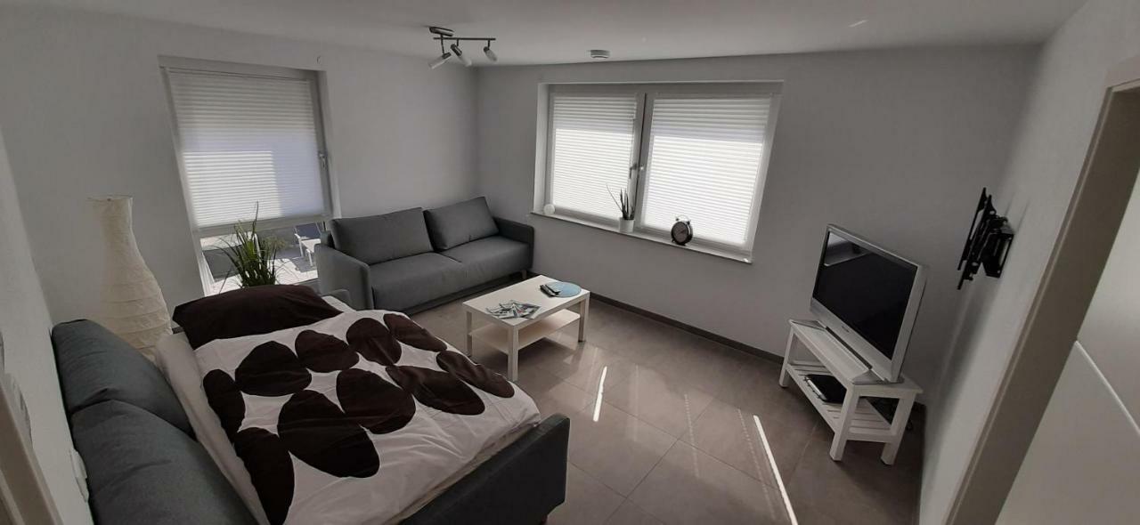 Ferienwohnung Menge Obersulm Exterior foto